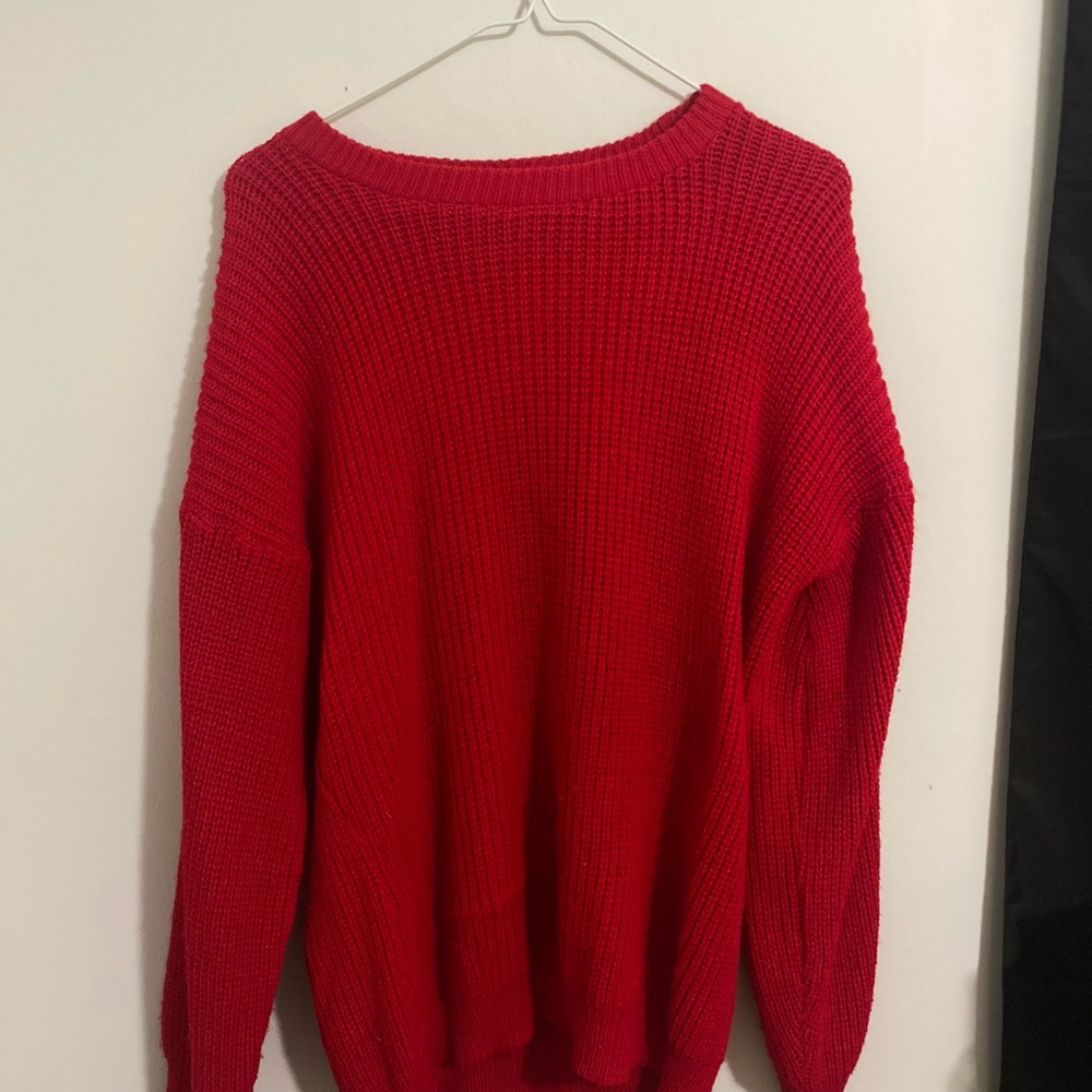 Super cute sweater. Will be great for Fall time!!